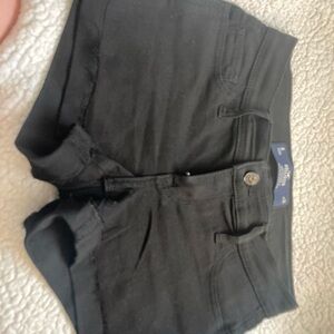 NWOT black Hollister jean shorts